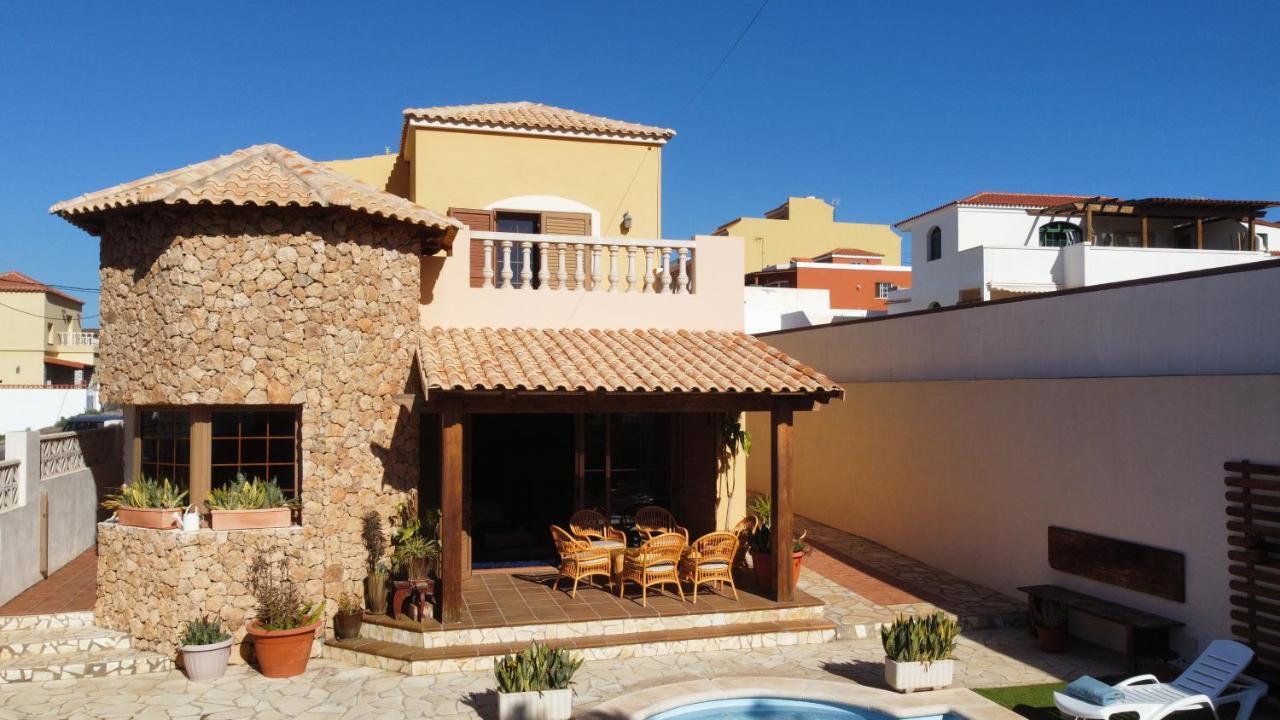 Villa Ingrid. Piscina Exterior. Las Playas Exterior photo